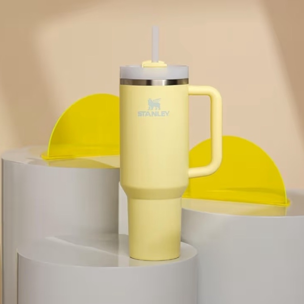 STANLEY Quencher H2.0 40oz Tumbler with Handle & Straw in Pomelo